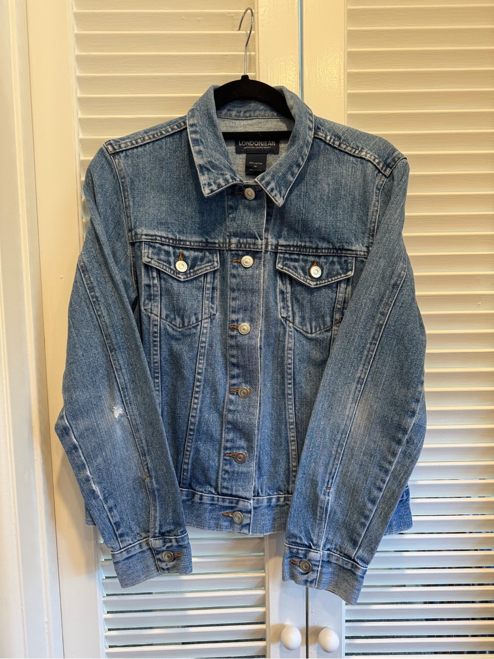 LONDONJEAN women’s 100% cotton Light Blue Denim Jacket - Classic Trucker Style